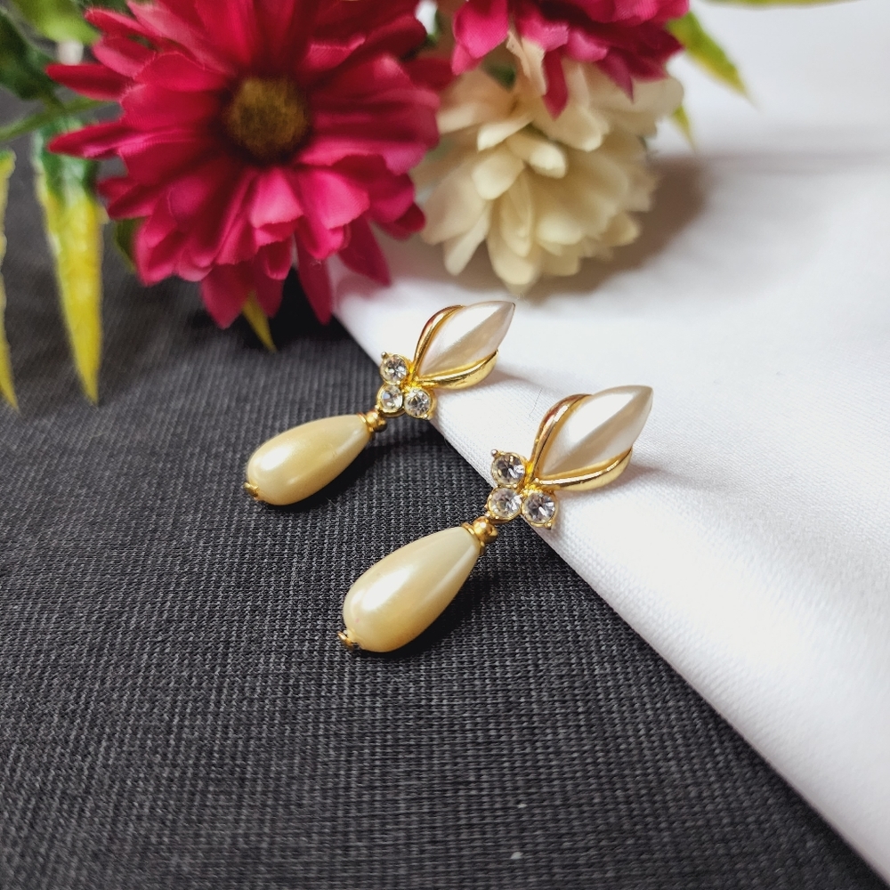 Vintage Double Pearl Teardrop Dangle Earrings